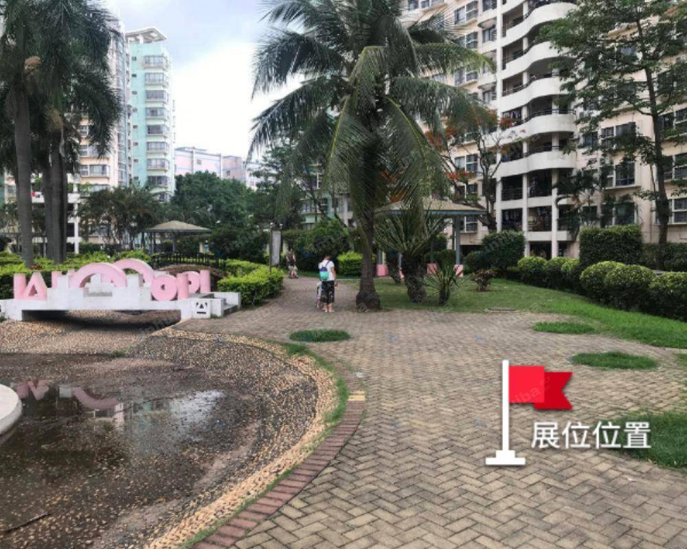 深圳中城康桥花园 - 一楼中心花园水池旁