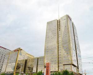 一楼大厅靠近柱子旁边