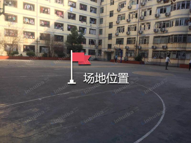 武汉工程大学 - 武汉工程大学男生宿舍旁篮球场