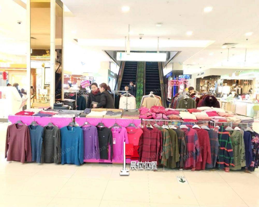 济南银座购物广场高新区店 - 一层南门过道