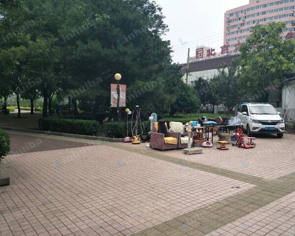 北京方庄体育公园 - 南门东侧位置（绿化前侧空地）