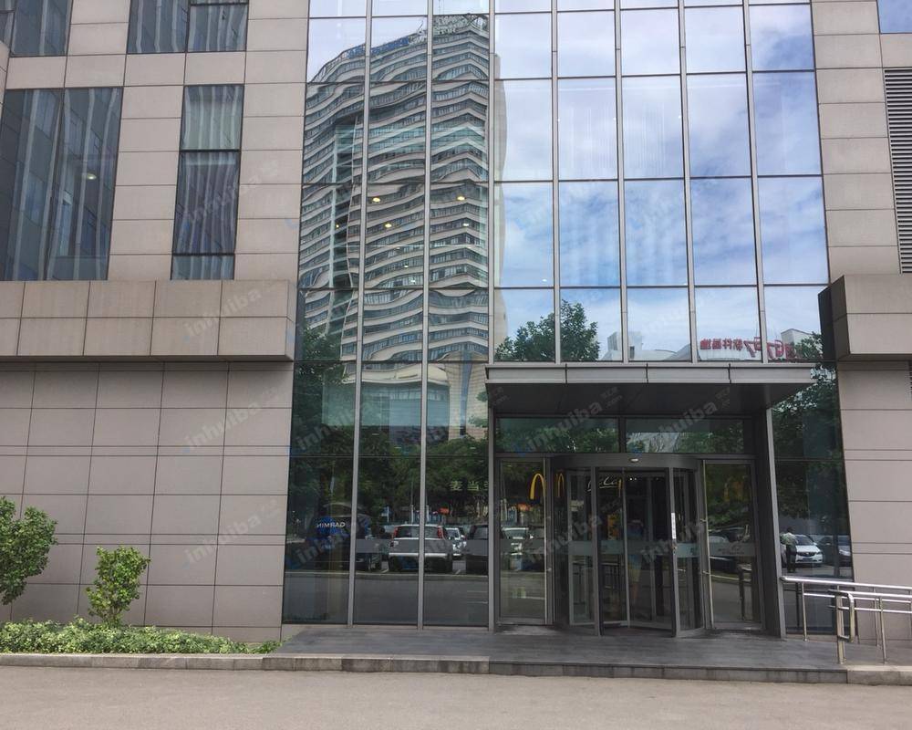 上海新漕河泾国际商务中心 - C座裙楼1楼