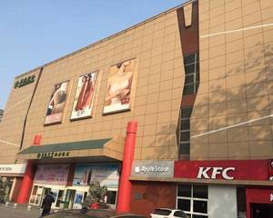 三楼东侧靠近扶梯旁边