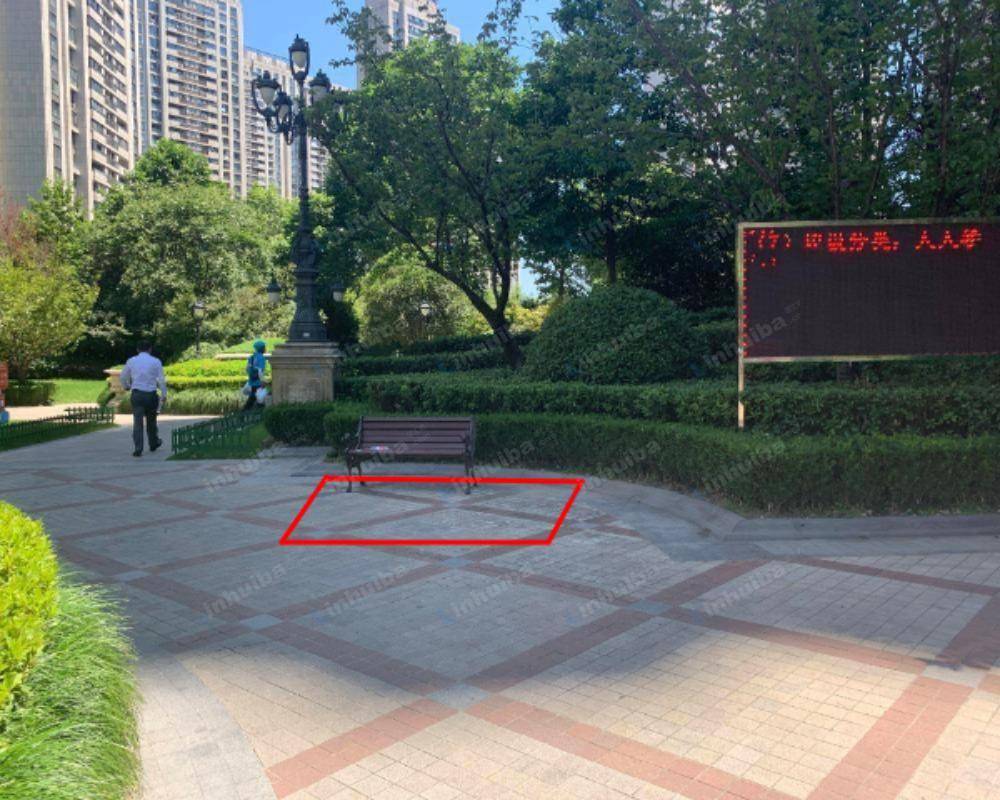 杭州寰宇天下D区 - 西门内空地