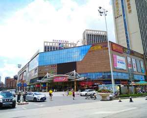 正门出入口连廊