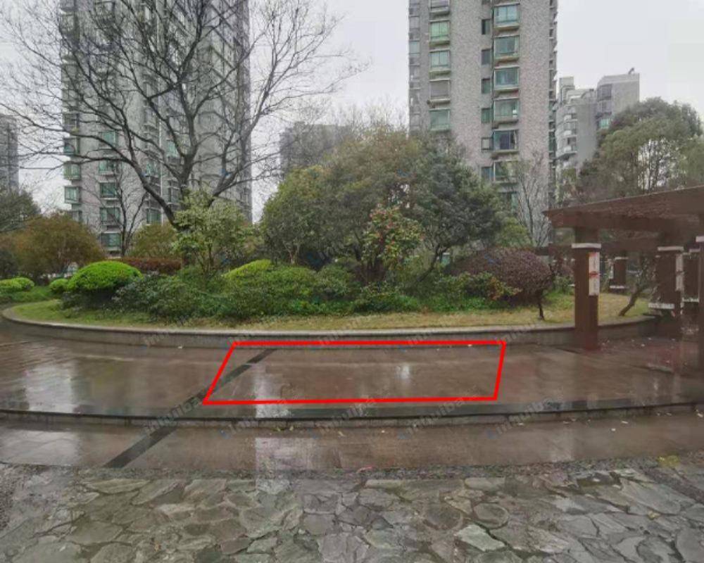 上海三春汇秀苑 - 中心广场