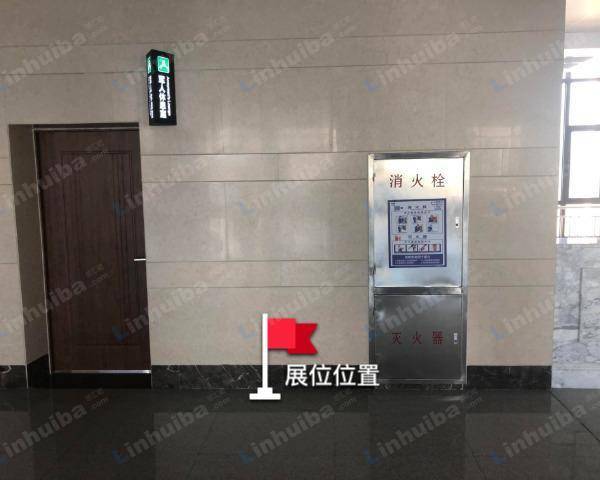 大连港大连湾客运站 - 三层安检口服务台旁