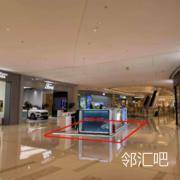 一层蔚来汽车门口连廊