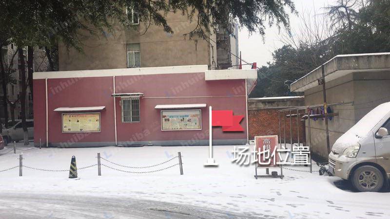 武汉纺织大学南湖校区 - 武汉纺织大学教职工3号旁宿舍空地
