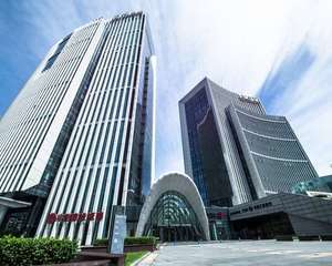 北京亦城国际中心 - A座正门右侧绿植处空地