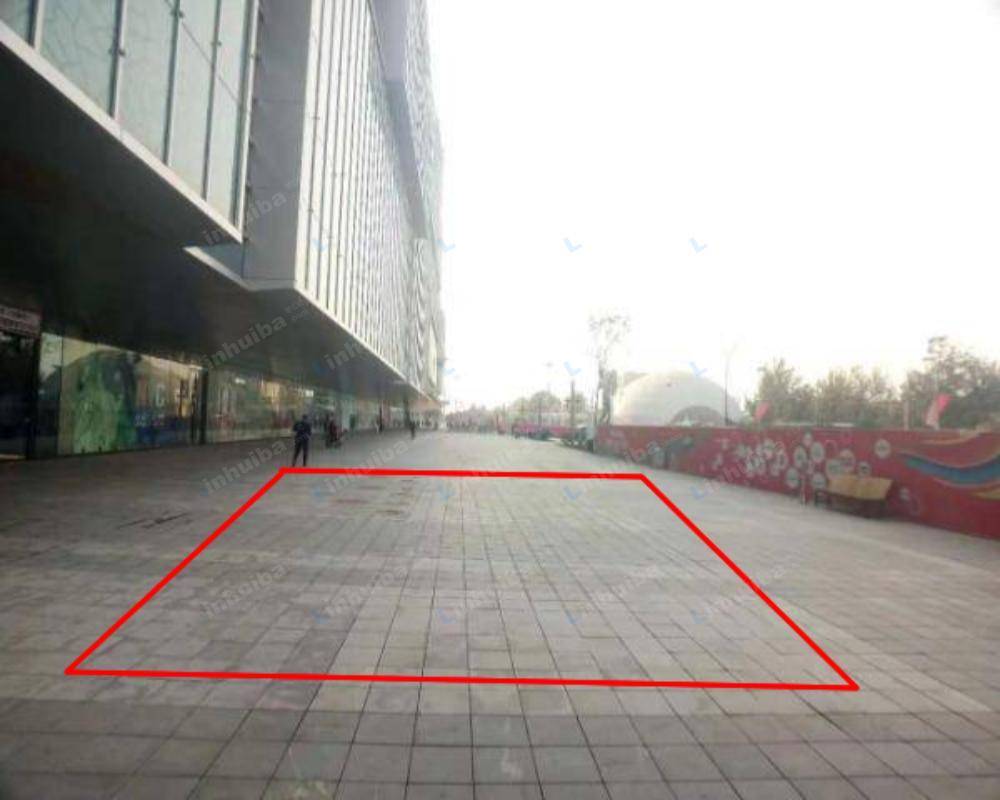 北京西铁营万达广场 - 一层北门外广场