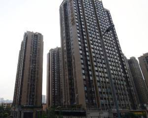  小区正门入口右侧