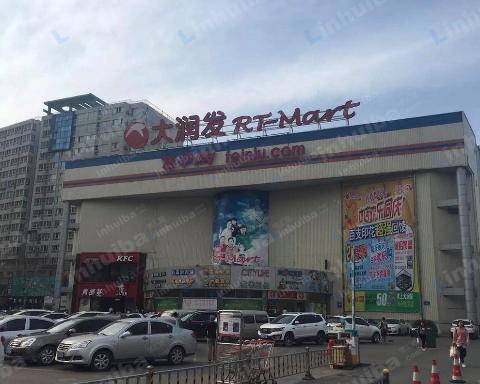 大润发历城店 - 东广场