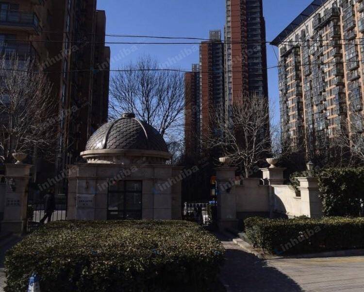 北京华侨城 - 中心广场南北凉亭中间