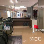 五层北庭收银台后面