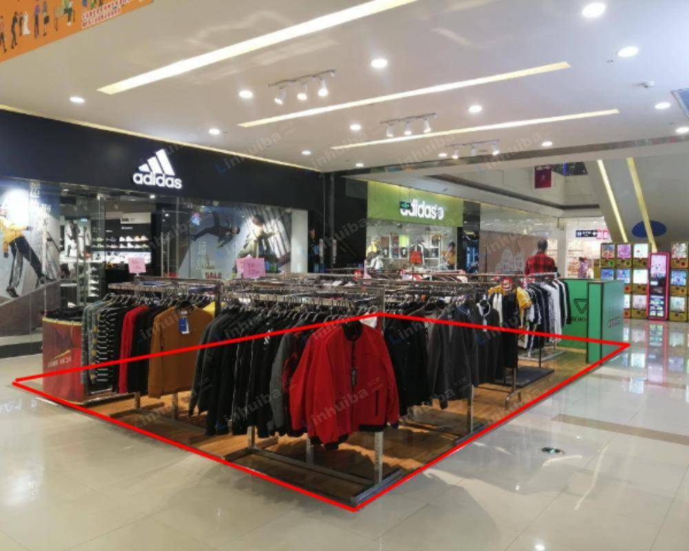 泉州宏毅百汇广场 - 一层阿迪达斯店铺前过道