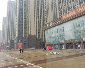 乐享汇广场中心处