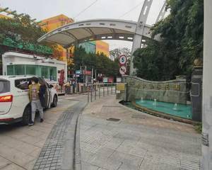 北门出入口附近