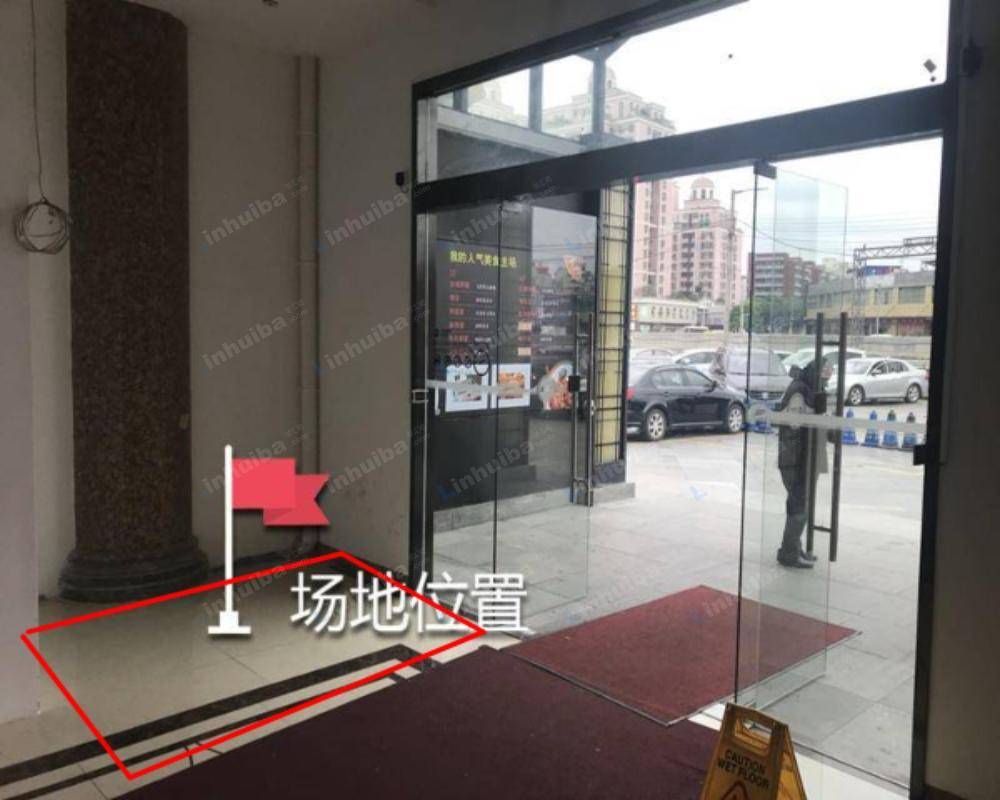 广州惠润广场 - 一层侧门电梯出入口旁