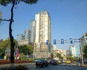 一楼大门外空地