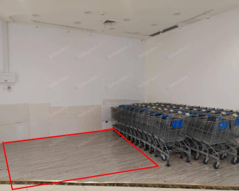长沙沃尔玛超市24品生活中心店 - 超市出入口边铺