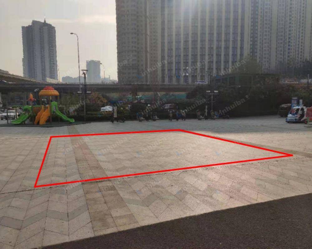 青岛保利广场 - 外广场