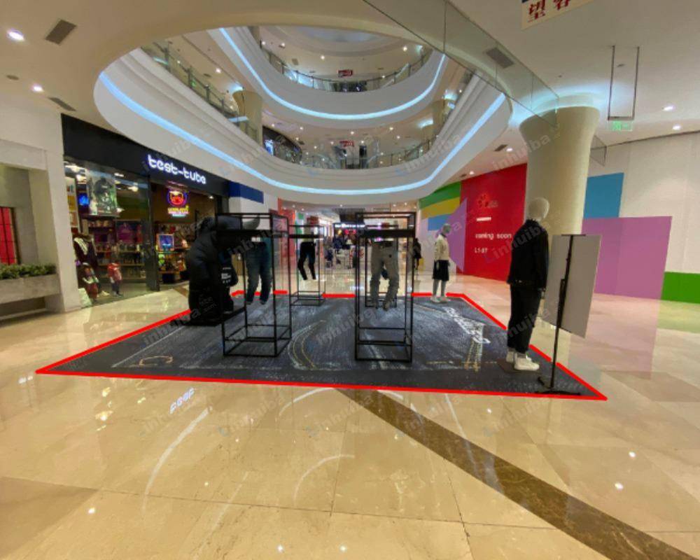 上海新梅联合广场 - 一楼中庭