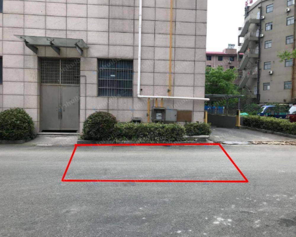 无锡金龙公寓二期 - 东门内空地
