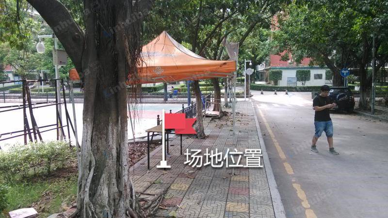 暨南大学（石牌校区） - 食堂正对面（篮球场旁）