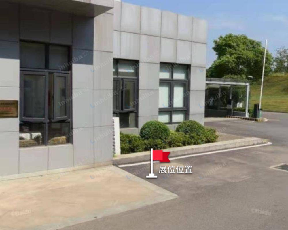 武汉光谷生物城E区 - 园区内广场
