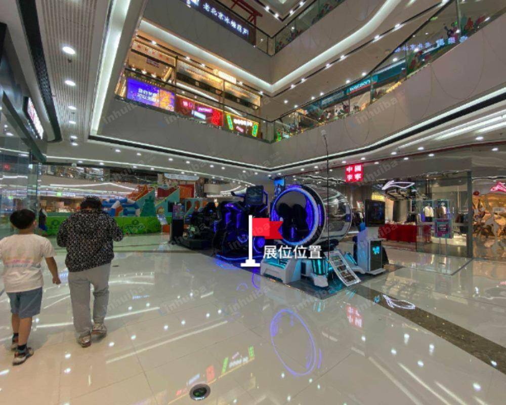 广州番禺万达广场 - 一楼李宁门口连廊