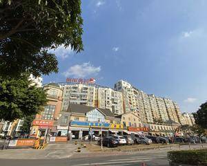 大门入口处左边