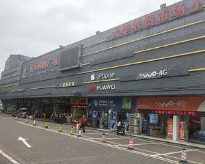 正门存储柜前空地