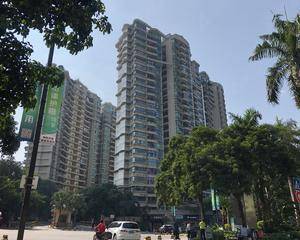 麦当劳门口过道