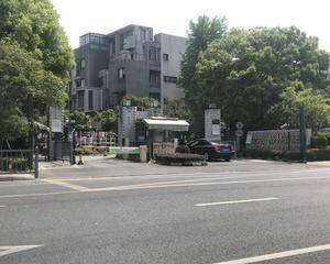 一楼进门小广场