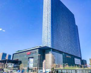 一层上下行扶梯前