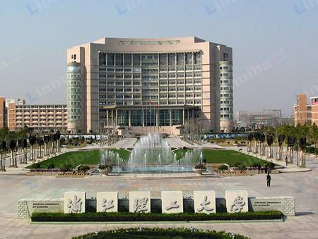 杭州浙江理工大学下沙校区 - 学校广场
