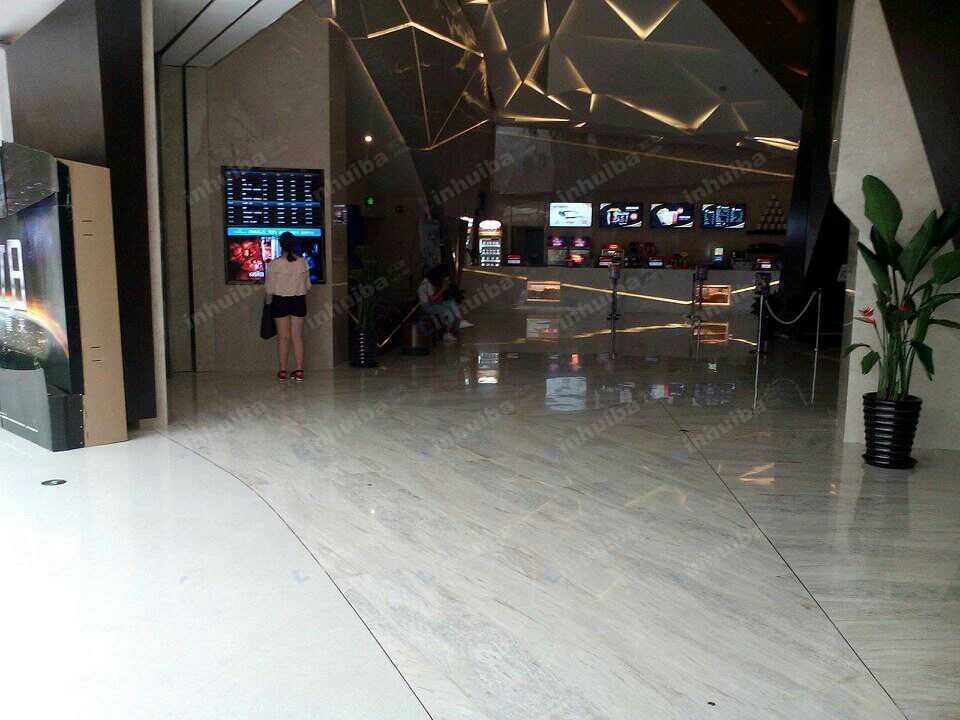 英皇UA电影城上海虹桥天地 - 候影厅