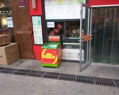 九天女装大厦一楼餐厅 - 餐厅入口两边位置