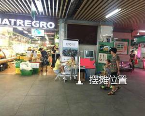 大门进去过道两边