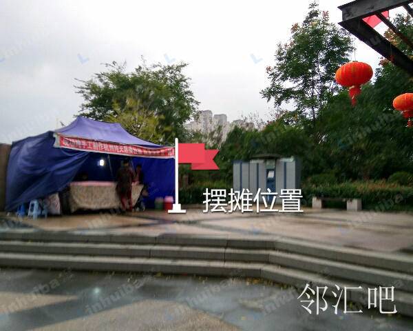 杭州君悦丽景 - 进门台阶上面。