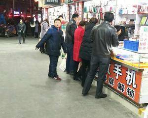 周浦步行街1611弄，门面店铺两个