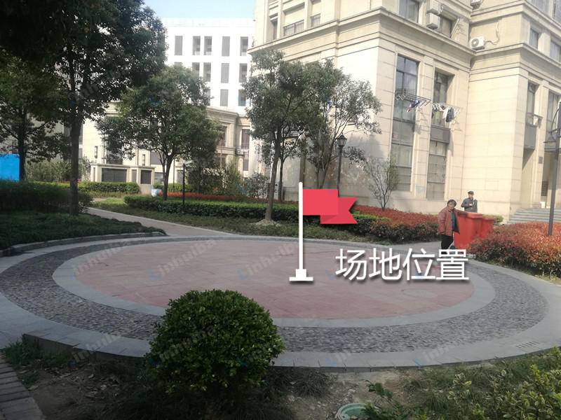 上海绿地昌吉名邸 - 中心广场