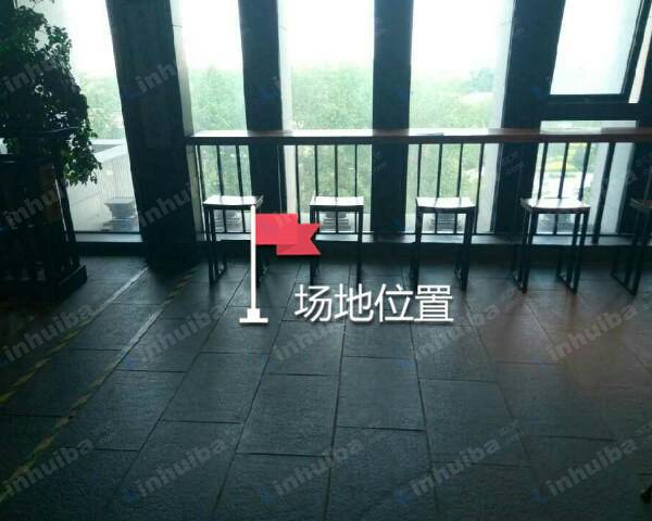 北京保利国际影城万源路店 - 影院扶梯左侧