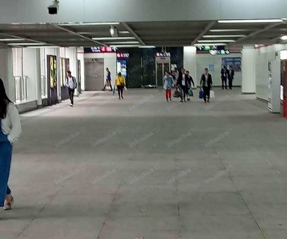 乔司地铁站 - 站内天桥通道