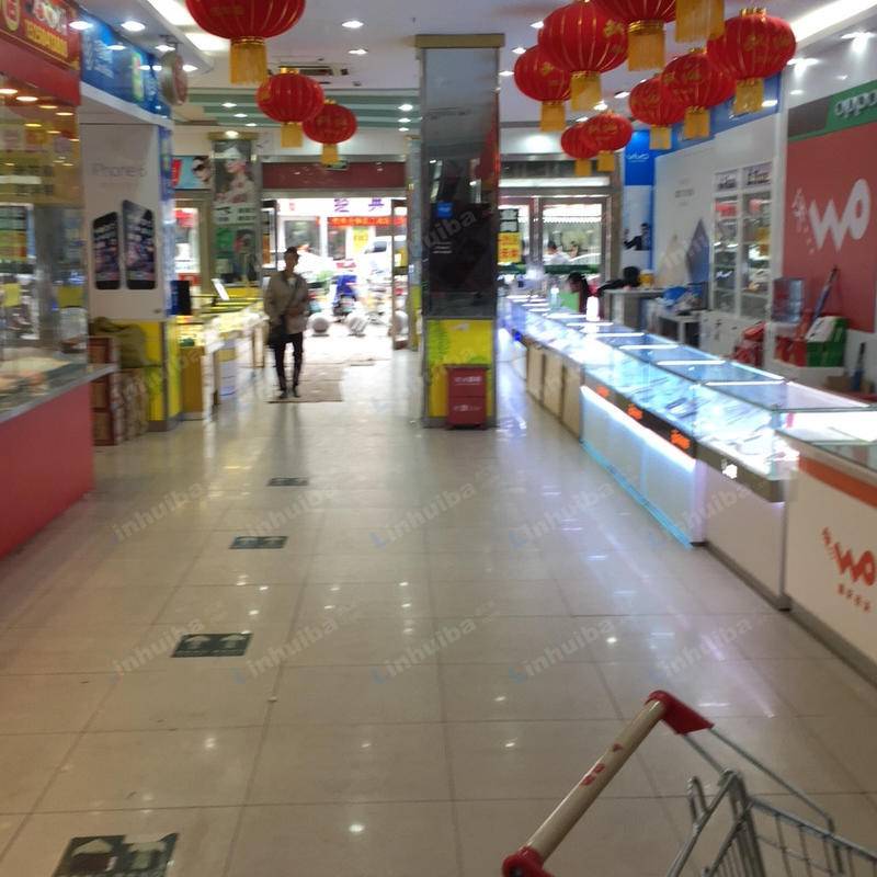 乐享玛特购物中心 - 一楼电梯口