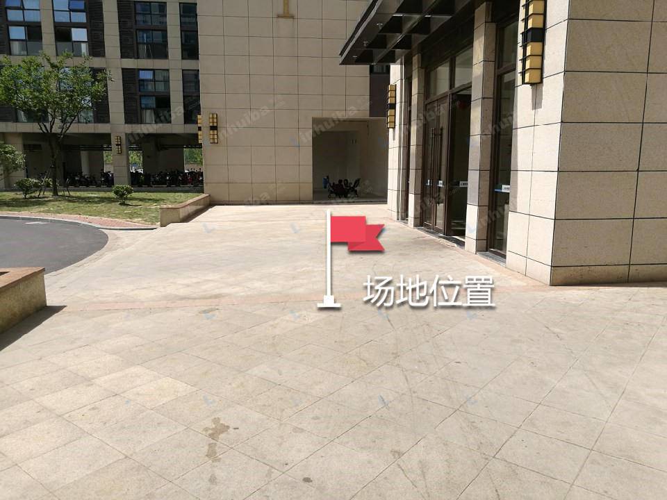 上海中茂世纪 - 大门口左右侧