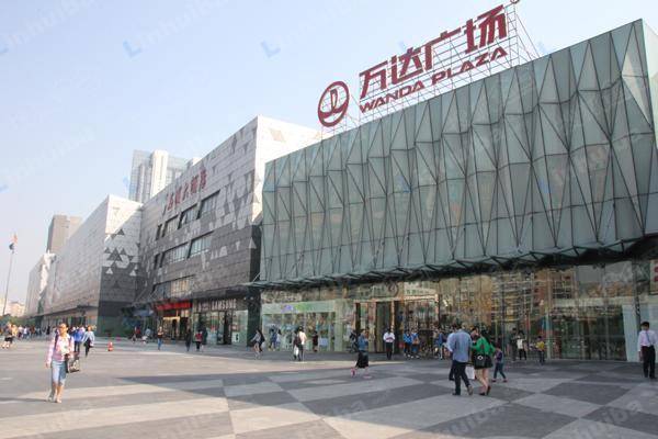 上虞万达广场 - 2号门外广场