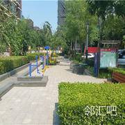 小区东侧活动场地10平米