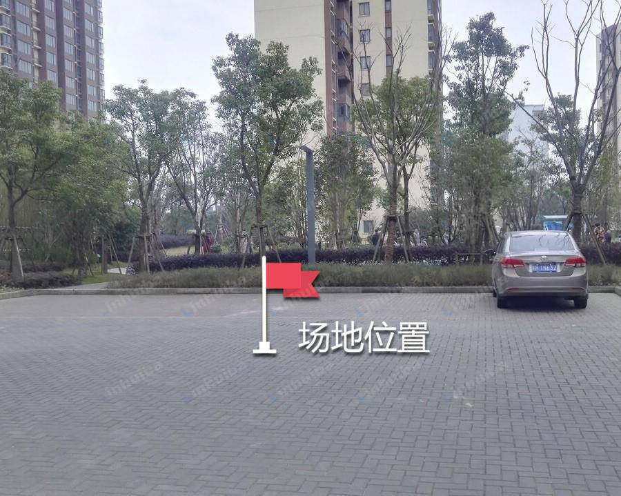 上海凯德兰湾雅苑 - 小区正大门对面